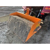 Prekucni transportni zaboj 140 cm za traktor, z zadnjo ploščo DELEKS BUCKET140