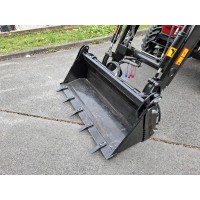 Traktor NTS 504-PRO s čelnim nakladačem