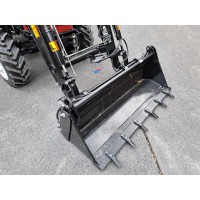 Traktor NTS 704-PRO s čelnim nakladačem