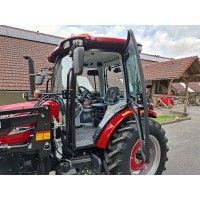 Traktor NTS 704-PRO s čelnim nakladačem